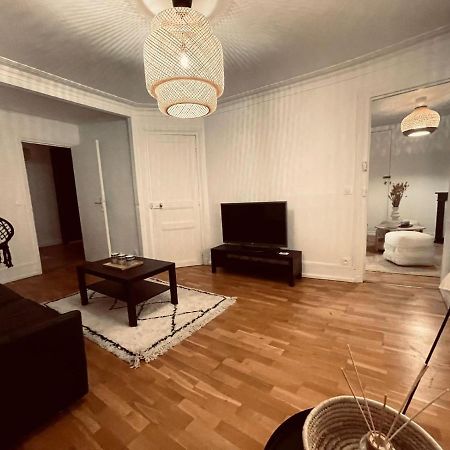 Chic Apartment On The Famous Shopping Rue Du Faubourg Saint-Honore Street París Exterior foto